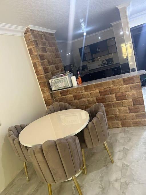 Luxe Apartment, Cairo, Hay Al Waha Appartamento Il Cairo